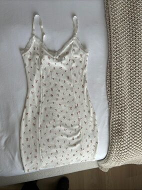 H&M Cream Ribbed Chemise with Pink Floral Print